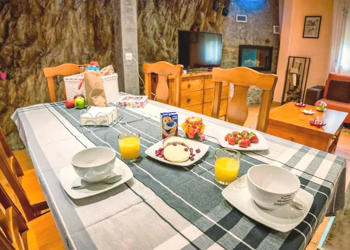 Casas En Omanuela By Villamya * La Omañuela